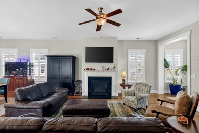 Welcome to this beautifully maintained 4 bedroom, 3.5 bath home - photo 10