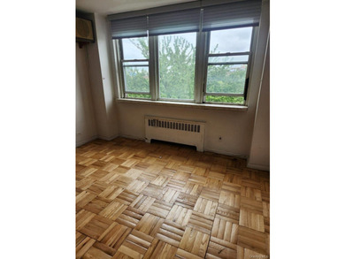 2 Bedroom conveniently located in Spuyten Duyvil with 1 Bathroom - photo 2