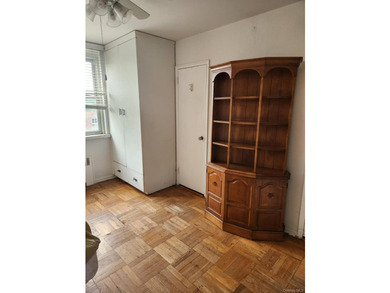 2 Bedroom conveniently located in Spuyten Duyvil with 1 Bathroom - photo 3