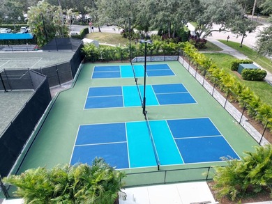 This Southern Exposure 3-bedroom, 2.5-bathroom residence on an - photo 44