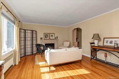 Welcome to 15 Purdue Road in Glen Cove. This charming Cape - photo 2
