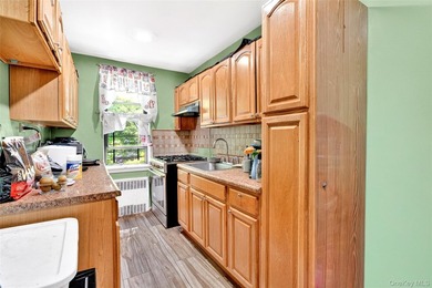 This tremendous 915 sq. ft. true 2BR co-op is situated on a - photo 15