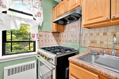 This tremendous 915 sq. ft. true 2BR co-op is situated on a - photo 17