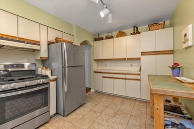 Welcome to 15 Purdue Road in Glen Cove. This charming Cape - photo 8