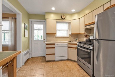 Welcome to 15 Purdue Road in Glen Cove. This charming Cape - photo 9