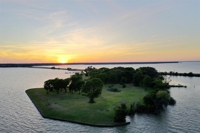 An extraordinary opportunity awaits on Cedar Creek Lake! A rare - photo 6