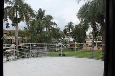 Waterfront estate on Lido Drive in Las Olas Isles. This - photo 15