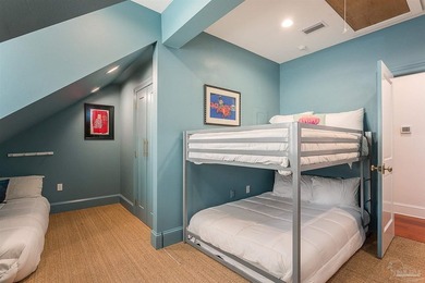 This exquisite 5-bedroom, 4 and half-bathroom residence offers - photo 28