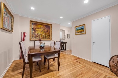 Welcome to your new home in the heart of Forest Hills. This MINT - photo 3