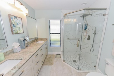 Experience modern luxury and a resort-style lifestyle in this - photo 11