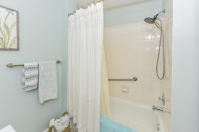 Experience modern luxury and a resort-style lifestyle in this - photo 32