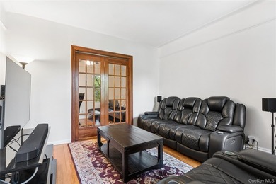 Large one bedroom divided to provide an extra room/den/bed - photo 2