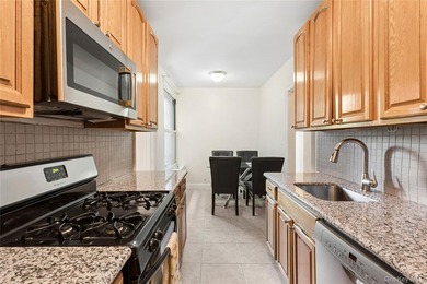 Large one bedroom divided to provide an extra room/den/bed - photo 6