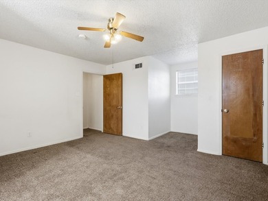 Prime investment opportunity in Kemp,TX! This 12-unit apartment - photo 17