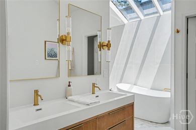 Beautifully reimagined and move-in ready, this updated 3-bedroom - photo 18