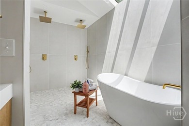 Beautifully reimagined and move-in ready, this updated 3-bedroom - photo 19