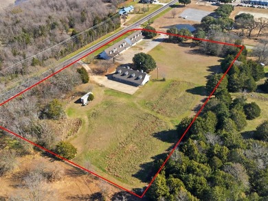 Prime investment opportunity in Kemp,TX! This 12-unit apartment - photo 25