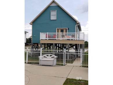 BACK ON THE MARKET! NEW PRICE $824,900. Home Warranty! Lovely - photo 2