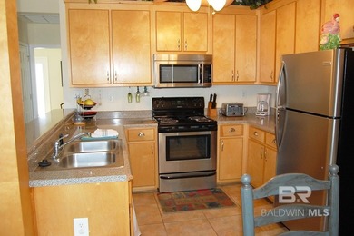 BACK ON THE MARKET! NEW PRICE $824,900. Home Warranty! Lovely - photo 3