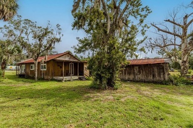 Charming old Florida cracker-style home on 4.2 acres in - photo 3