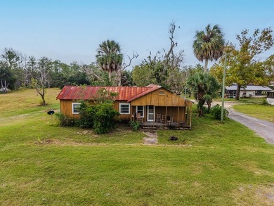 Charming old Florida cracker-style home on 4.2 acres in - photo 5