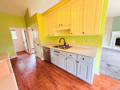 Welcome to this beautifully maintained 4-bedroom, 2-bath brick - photo 3