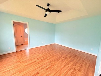 Welcome to this beautifully maintained 4-bedroom, 2-bath brick - photo 6