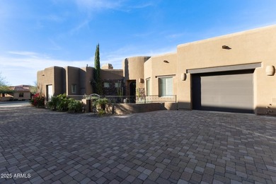 Custom 4600 sq.ft. contemporary masterpiece situated on a corner - photo 1