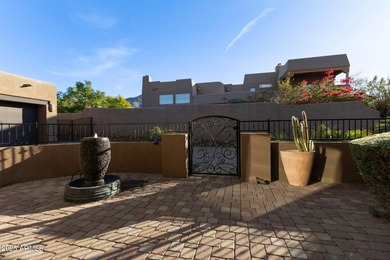Custom 4600 sq.ft. contemporary masterpiece situated on a corner - photo 6