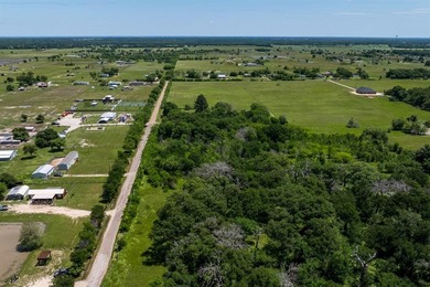 Discover tranquility on this expansive 2.07-acre wooded lot - Lake Acreage For Sale in Kemp, Texas
