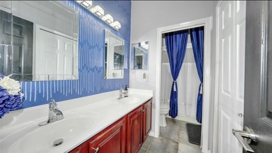 One or more photo(s) has been virtually staged. Spectacular