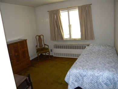 SPACIOUS 3 BEDROOM, 3 BATHROOM HI RANCH IN DESIRABLE BAY TERRACE - photo 12