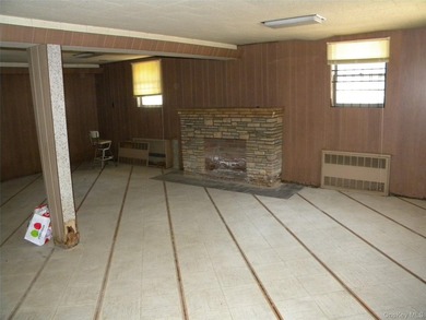 SPACIOUS 3 BEDROOM, 3 BATHROOM HI RANCH IN DESIRABLE BAY TERRACE - photo 16