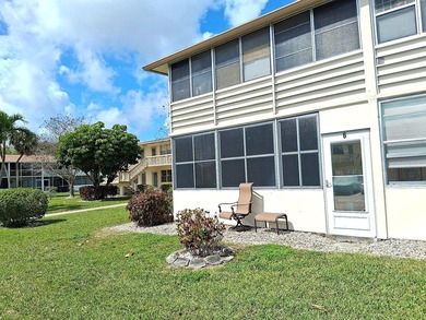 **FIRST FLOOR** UPDATED and SPACIOUS 1 BEDROOM 1 & a 1/2 baths - photo 18