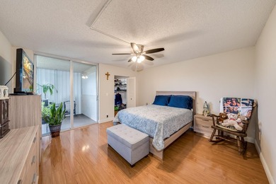 2/2 remodeled 55+ plus community. White Kitchen, New Tile, Wood - photo 24