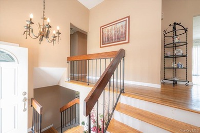 Beautiful Hi Ranch w/ all Large rooms including 4 Ample bedrooms - photo 5