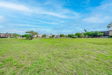 2/2 remodeled 55+ plus community. White Kitchen, New Tile, Wood - photo 36