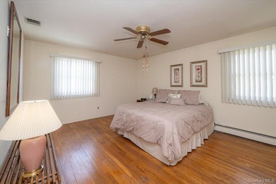 Beautiful Hi Ranch w/ all Large rooms including 4 Ample bedrooms - photo 9