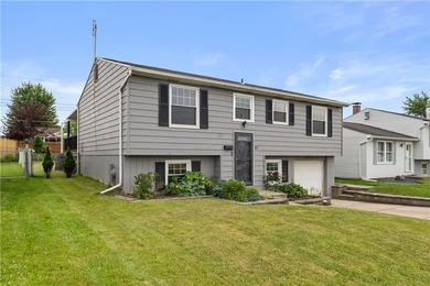 Welcome to 47 W Toulon Drive! This move-in ready 3-bedroom - photo 3