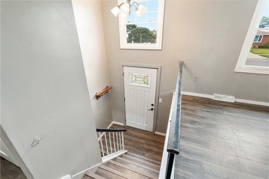 Welcome to 47 W Toulon Drive! This move-in ready 3-bedroom - photo 6