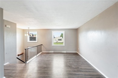 Welcome to 47 W Toulon Drive! This move-in ready 3-bedroom - photo 9