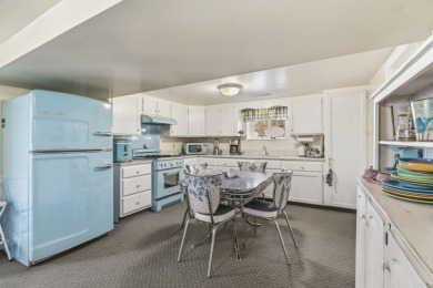 METICULOUS & FURNISHED! - photo 5