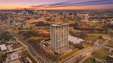 Fully Furnished!!! Breathtaking views from this 15th floor North