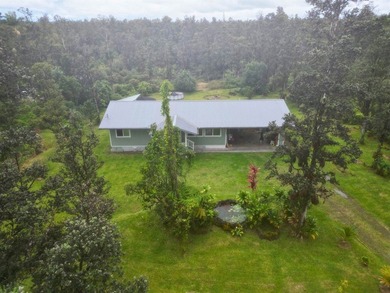 Welcome home to this warm and welcoming 3-bedroom, 2.5-bathroom - photo 2