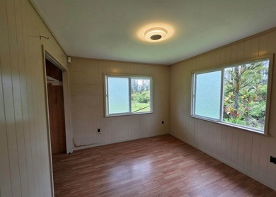 Welcome home to this warm and welcoming 3-bedroom, 2.5-bathroom - photo 10