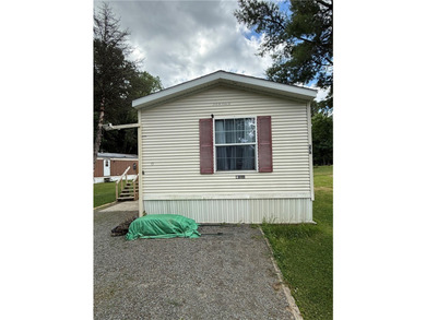 Affordable living! Three bedroom, two full bath 2005 Fairmont - photo 4