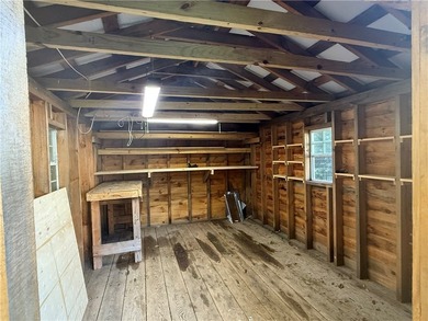 Affordable living! Three bedroom, two full bath 2005 Fairmont - photo 9
