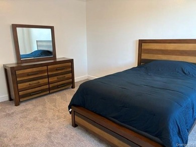 Recently Updated One-Bedroom Corner Unit in the Desirable East - photo 11