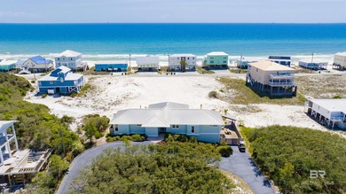 Welcome to paradise! Expansive custom ranch home with a walk-out - photo 2