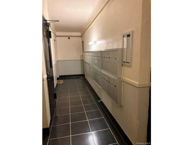 Recently Updated One-Bedroom Corner Unit in the Desirable East - photo 13